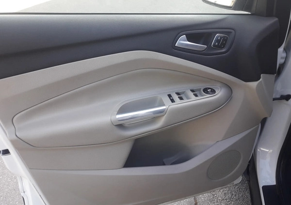 Ford Kuga cena 35000 przebieg: 145000, rok produkcji 2014 z Chorzów małe 172